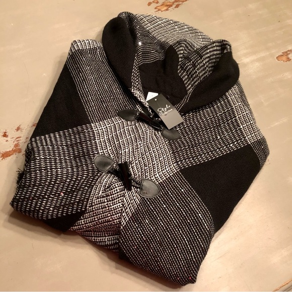 Toggle button long poncho - Picture 2 of 6